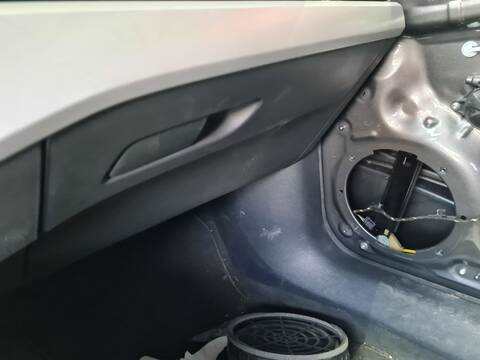 Guantera Audi A4 30 TDI ADVANCED AVANT 136CV 100KW