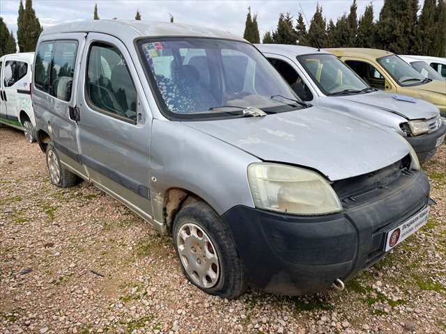 Foto 2ª: Puerta Delantera Derecha Peugeot Partner 1.9 D 70cv [WJZ] (2005)