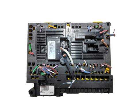 Foto 3ª: Caja Reles Fusibles Opel Grandland HN09 (2025)