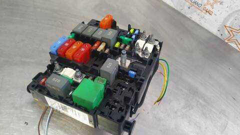 Foto 2ª: Caja Reles Fusibles Opel Combo ACTIVE CARGA INCREMENTADA 102CV 75KW [YH01] (2020)