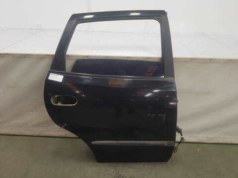 Foto 3ª: Puerta Trasera Derecha Nissan Almera 2.2 DCI D 112CV [YD22DDT] (2000)