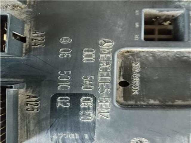 Foto 3ª: Caja Reles Fusibles Mercedes Vito 2.2 110 CDI (638.094) [2.2 LTR. - 75 KW 16V CDI TURBODIESEL CAT] [611980]