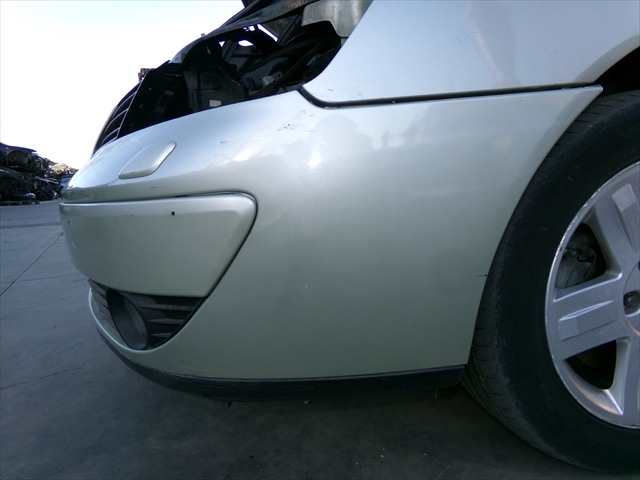 Foto 3ª: Paragolpes Delantero Renault Espace 2.2 DCI 2002-2015 [G9TJ7] (2006)