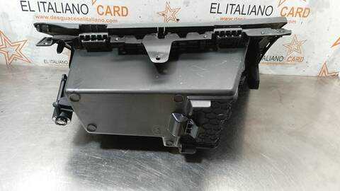 Foto 3ª: Guantera Opel Crossland INNOVATION 131CV 96KW [HN05] (2019)