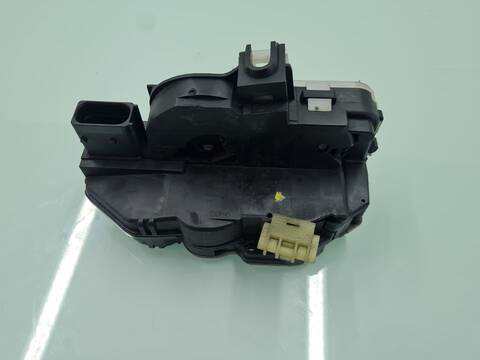 Foto 2ª: Cerradura Puerta Delantera Derecha Opel Astra COSMO 110CV 81KW [A17DTR] (2010)