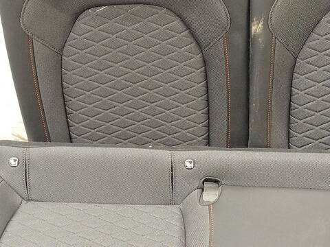 Foto 3ª: Asientos Traseros Seat Leon 1.0 TSI MILD HYBRID 110CV 81KW [DLAA] (2024)