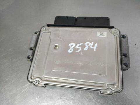 Foto 2ª: Centralita Motor ECU Kia Sportage EMOTION 4X2 116CV 85KW [D4FD] (2013)
