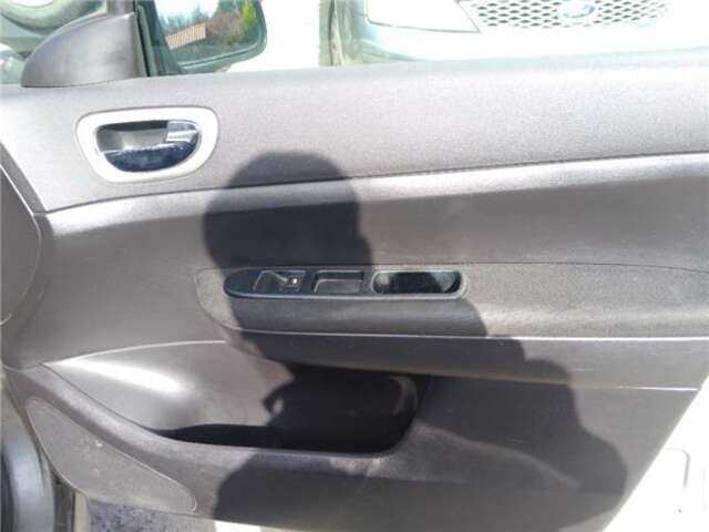 Foto 3ª: Puerta Delantera Derecha Peugeot 307 1.6 16V [NFU (TU5JP4)]