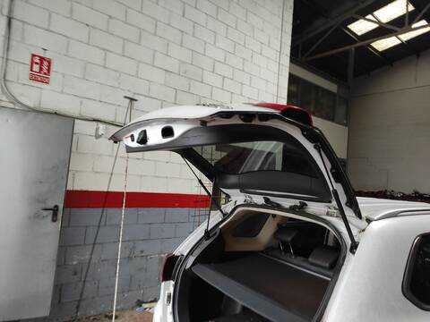 Portón Mitsubishi Outlander 4B11