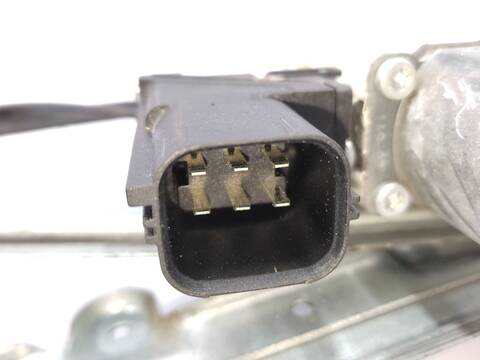 Foto 3ª: Elevalunas Eléctrico Delantero Derecho Mitsubishi Colt 1.1 Z31A Z32A) 75CV 55KW [134910] (2005)