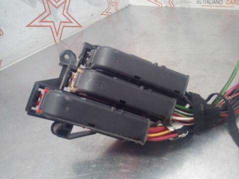 Foto 2ª: Caja Reles Fusibles Audi A5 2.0 TDI 105KW) 143CV [CAGA] (2010)