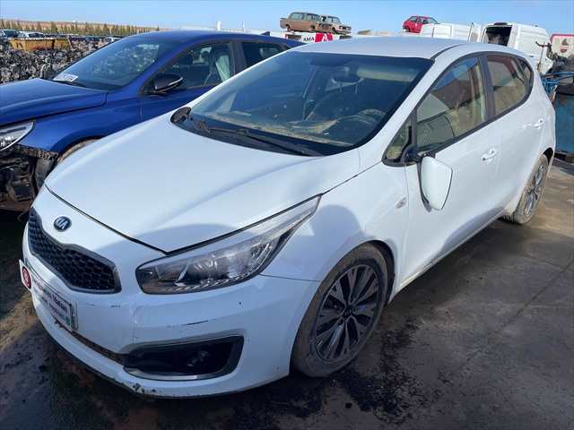 Puerta Trasera Izquierda Kia Ceed 1.4 G 100cv