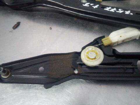 Foto 4ª: Elevalunas Eléctrico Delantero Derecho Audi A5 2.0 TDI 105KW) 143CV [CAGA] (2010)