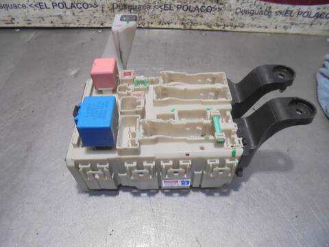 Foto 3ª: Caja Reles Fusibles Toyota Avensis ACTIVE 150CV 110KW [2AD] (2010)
