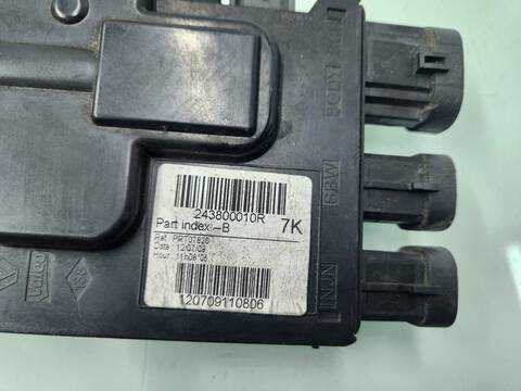 Foto 3ª: Caja Reles Fusibles Renault Megane III COUPE [K4M858] (2008)