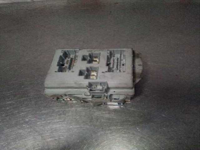 Foto 4ª: Caja Reles Fusibles Iveco Daily CAJA CERRADA 35C... BATALLA 3000L 126CV 93KW [F1AE0481V*A] (2010)