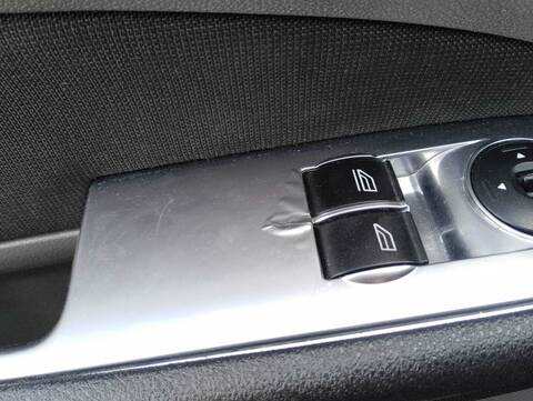 Foto 2ª: Botonera Elevalunas Ford Focus AMBIENTE D) BERLINA 90CV 66KW [HHDA] (2011)