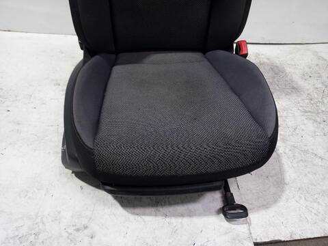 Foto 2ª: Asiento Delantero Derecho Seat Arona XPERIENCE PLUS 110CV [DLAA] (2017)