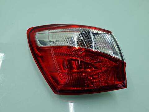 Piloto Trasero Izquierdo Nissan Qashqai ACENTA 131CV 96KW