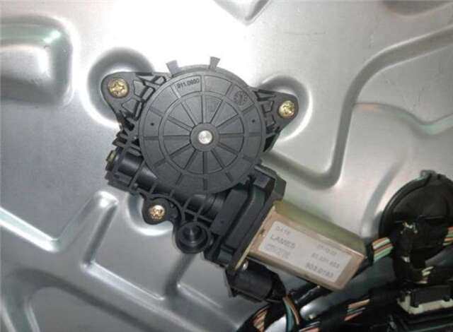 Foto 3ª: Elevalunas Eléctrico Delantero Derecho Fiat Stilo 1.9 JTD (192_XE1A) [192 A1.000]