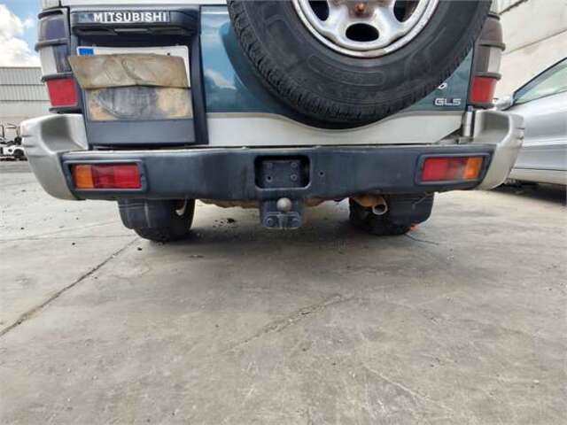 Foto 3ª: Paragolpes Trasero Mitsubishi Montero SIN PAPELES
