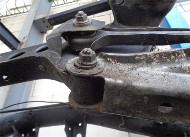 Foto 3ª: Brazo Suspension Trasero Izquierdo Bmw Serie 3 315 320CI [N43B20A]
