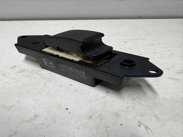 Foto 3ª: Botonera Elevalunas Mitsubishi ASX 9HD (2017)