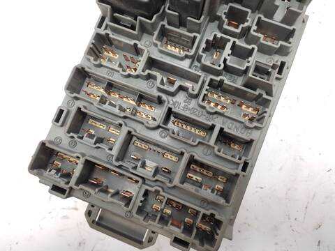 Foto 3ª: Caja Reles Fusibles Honda Civic 1.6 ES5) 110CV 81KW [D16W7] (2004)