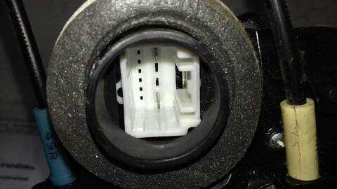 Foto 3ª: Cerradura Puerta Trasera Derecha Toyota Rav4 2.2 TD CAT 136CV 100KW [2ADFTV] (2007)