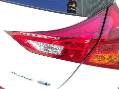 Piloto Portón Derecho Toyota Auris 2ZRFXE