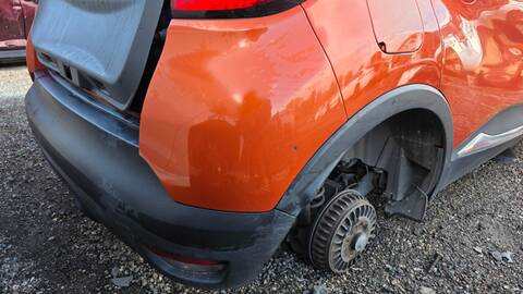Foto 2ª: Paragolpes Trasero Renault Captur H4B400 (2013)