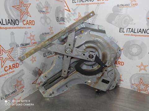 Foto 3ª: Elevalunas Manual Trasero Izquierdo Hyundai Elantra 1.6 GLS 4-PTAS.) 107CV 79KW [G4ED] (2001)