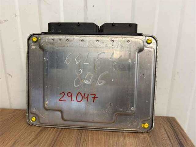 Centralita Motor ECU Volkswagen Golf 1.9 TDI