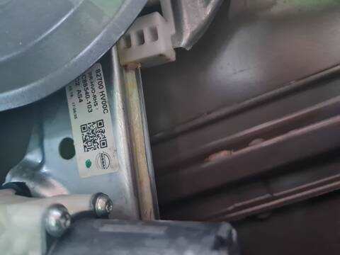 Elevalunas Manual Trasero Derecho Nissan Qashqai ACENTA 140CV 103KW
