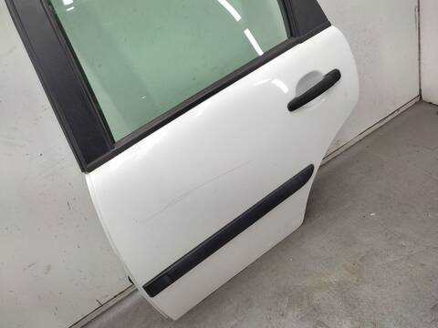 Foto 3ª: Puerta Trasera Izquierda Citroen C3 1.6 16V HDI 90CV 66KW [9HX] (2006)