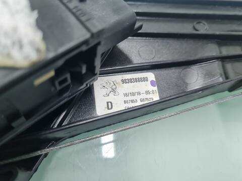 Foto 3ª: Elevalunas Manual Trasero Derecho Peugeot 3008 GT LINE 131CV 96KW [YH01] (2018)
