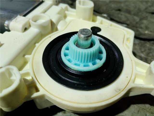 Foto 2ª: Elevalunas Eléctrico Trasero Izquierdo Seat Leon 2.0 TDI 16V [BKD]