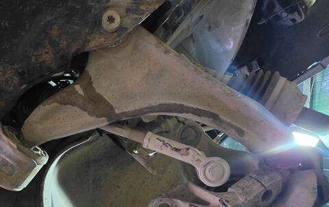 Brazo Suspension Delantero Izquierdo Land Rover Range PURE 150CV 110KW