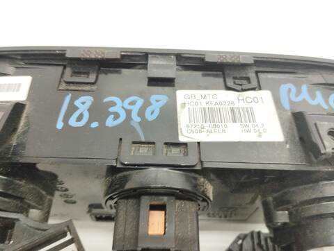 Foto 3ª: Mando Calefacción A. A. Hyundai i20 1.2 16V CAT 84CV 62KW [G4LA] (2015)