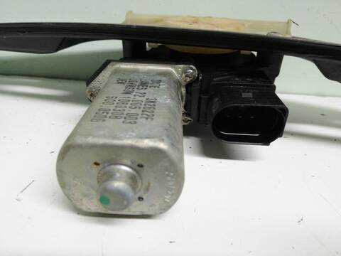 Foto 3ª: Elevalunas Manual Trasero Derecho Bmw X1 3.0 G 258CV 190KW N52B30A (2009)