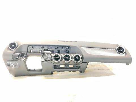 Salpicadero Mercedes Clase G 230 GLA 200 D 247.712)