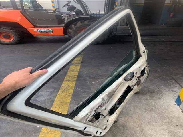 Foto 2ª: Puerta Delantera Izquierda Nissan Cabstar 2.5 TDI [YD25] (2016)