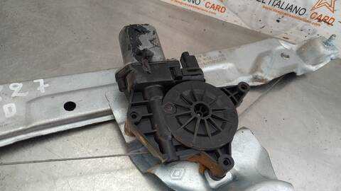 Foto 3ª: Elevalunas Manual Trasero Derecho Dacia Duster ACCESS 115CV 84KW [H4M D7] (2019)