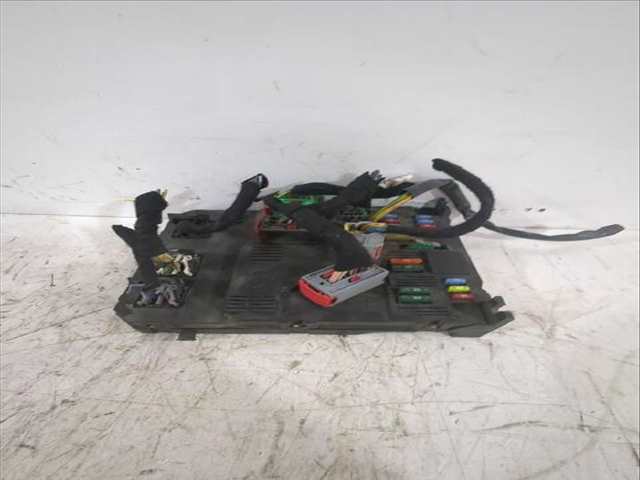 Foto 2ª: Caja Reles Fusibles Citroen C3 1.4 I 73CV [KFV (TU3A) KFV (TU3JP)] (2002)