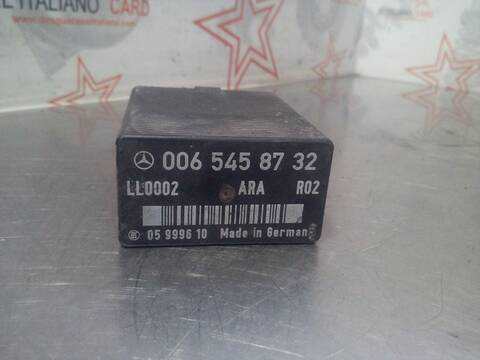 Foto 3ª: Caja Reles Fusibles Mercedes Clase E 180 BERLINA 113CV 83KW (1984)