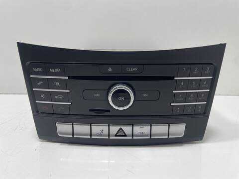 Sistema Audio Radio CD Mercedes Clase E 180 651924 FAMILIAR
