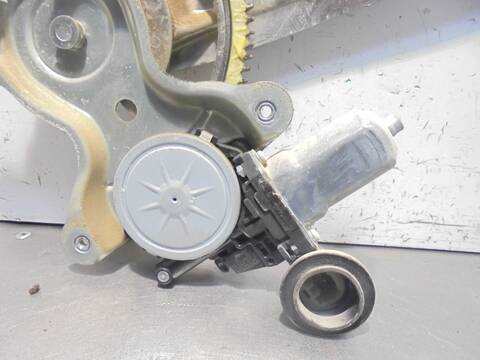 Foto 3ª: Elevalunas Manual Trasero Derecho Toyota Land Cruiser 3.0 TD 173CV 127KW [1KD] (2007)