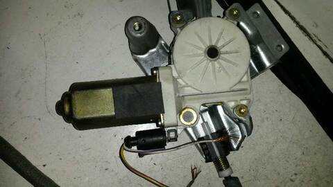 Foto 2ª: Elevalunas Eléctrico Delantero Derecho Ford Focus 1.4 CAT TURNIER 75CV 55KW [FXDB] (1998)