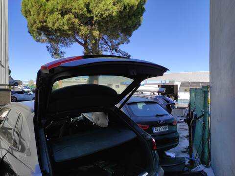 Foto 3ª: Portón Audi Q3 DFYA (2020)