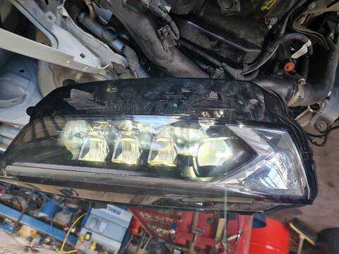 Foto 2ª: Faro Derecho DS 7 PERFORMANCE LINE 180CV 132KW [5G06] (2020)